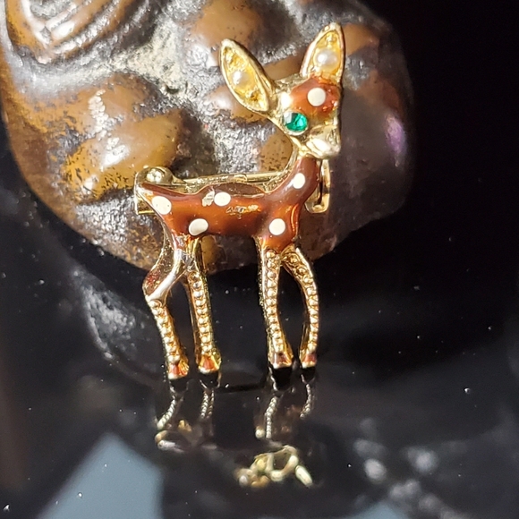 Vintage tiny spotted faun baby deer brooch pin emerald crystal and faux pearls - Picture 4 of 8